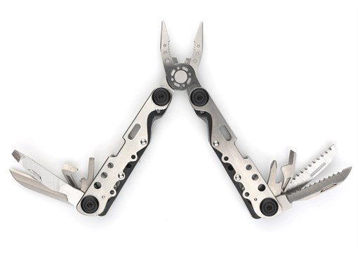 Мультитул Stinger, сталь (серебристо-черный), 13 инструментов, нейлоновый чехол, коробка картон - фото 255580
