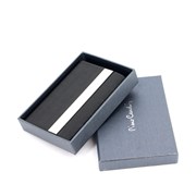 Визитница Pierre Cardin. Корпус - иск.кожа. Размер 9,5 х 6,6 х 1,4 см. Цвет - черный.