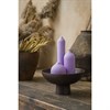 Свеча декоративная цвета лаванды из коллекции Edge, 25,5см - фото 408104